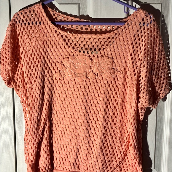 Tropical Resort Coral Crochet Fishnet Blouse Floral Appliqué - Picture 2 of 4